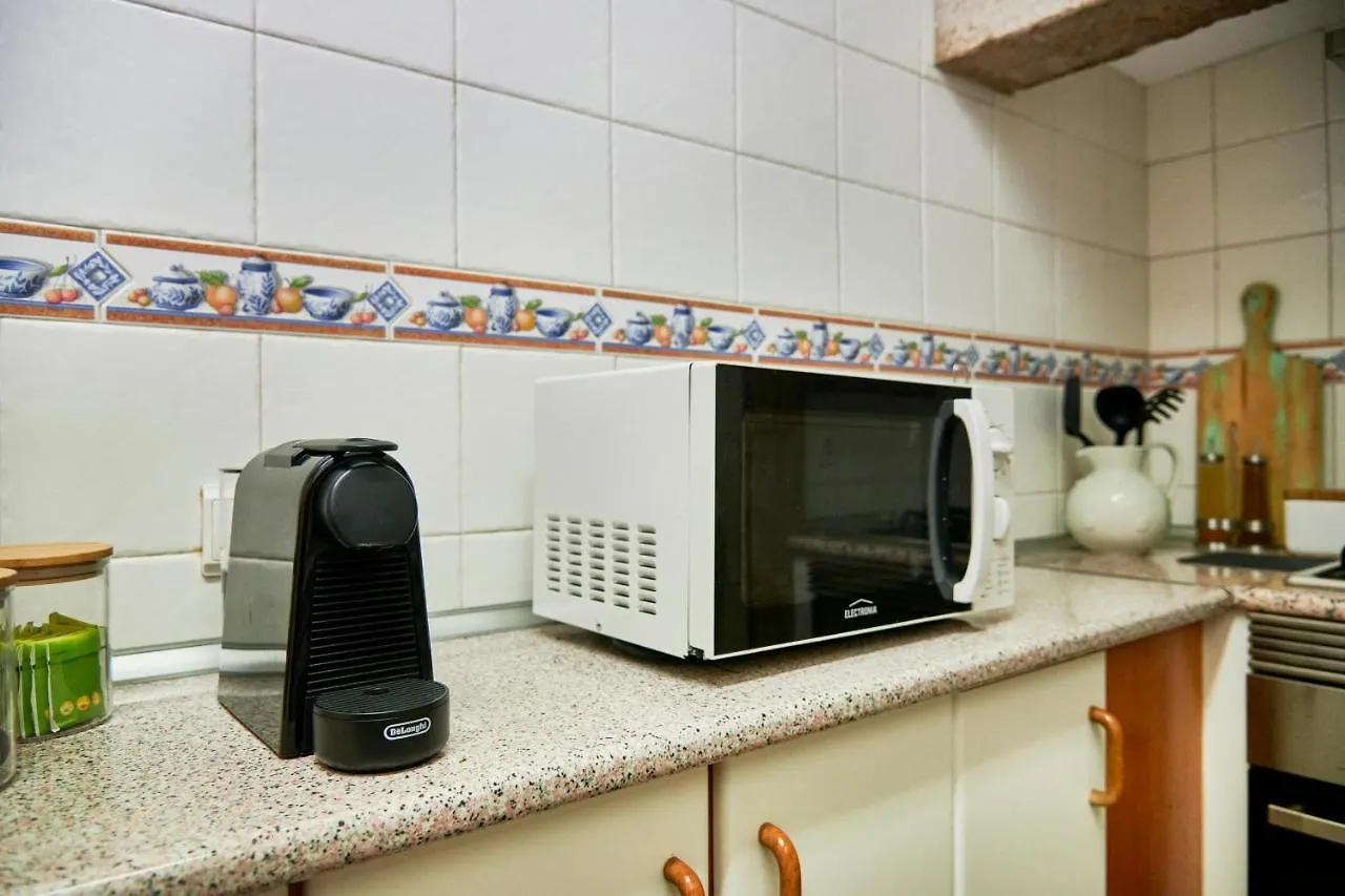 Spacious Bairro Alto Apartment With Courtyard, By Timecooler Lisboa