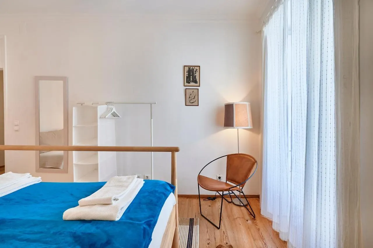 Spacious Bairro Alto Apartment With Courtyard, By Timecooler Lisboa