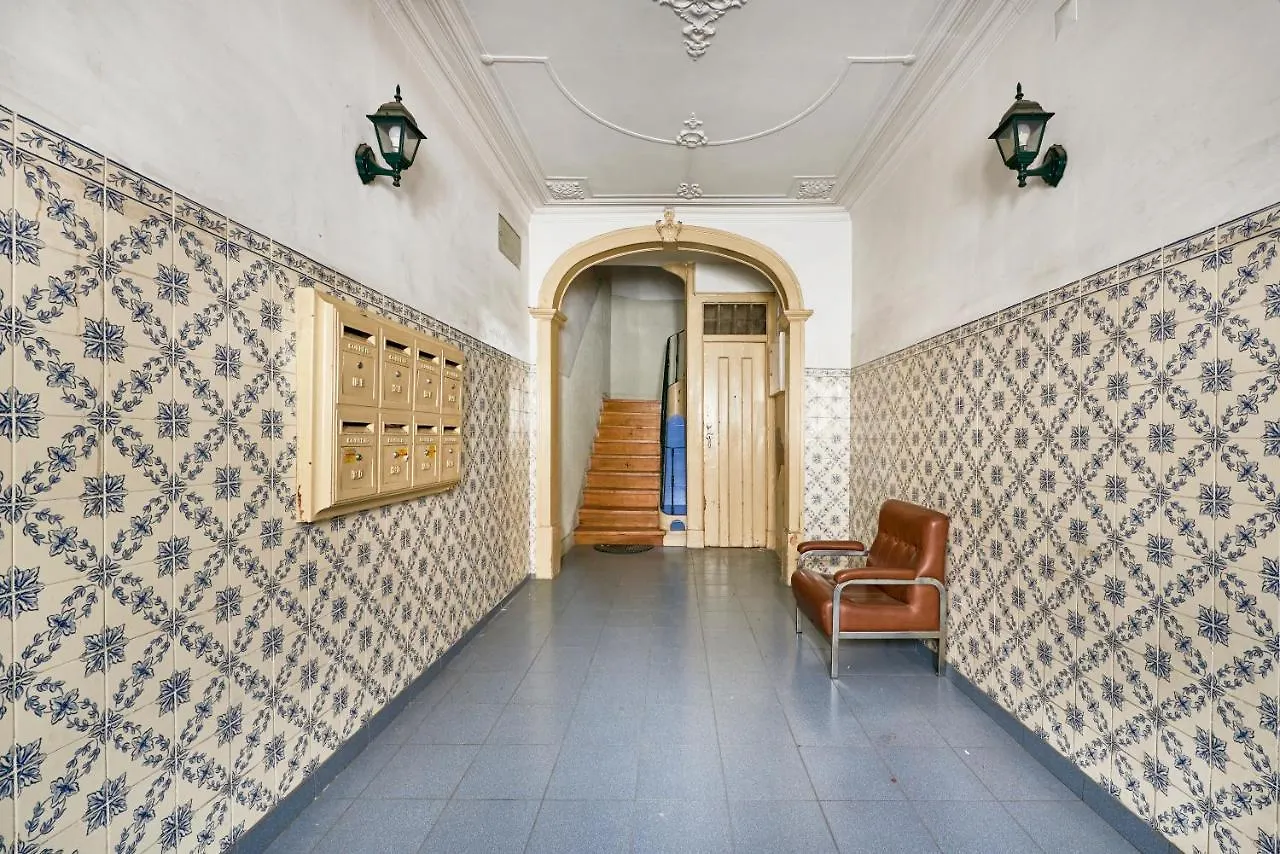 Spacious Bairro Alto Apartment With Courtyard, By Timecooler Lisbon 0*,