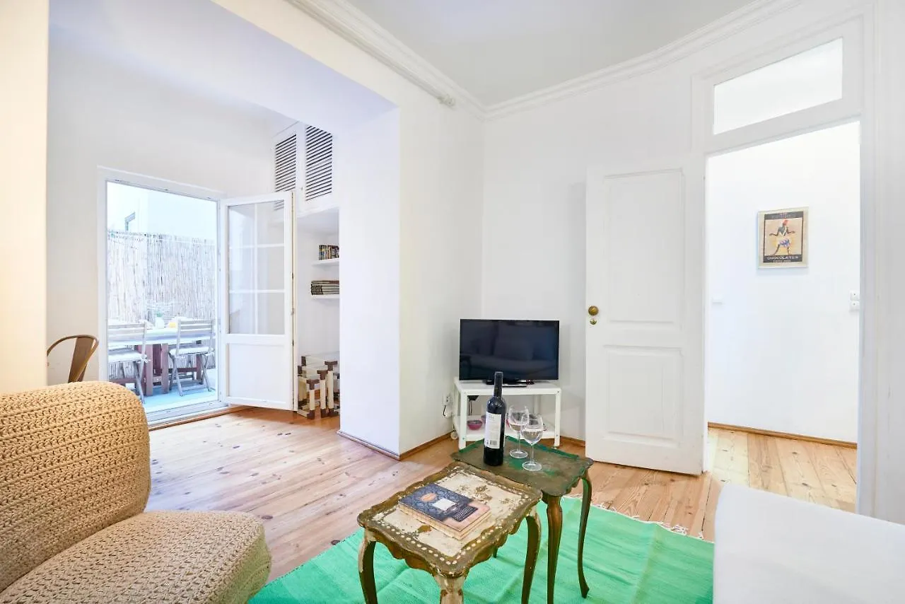 Spacious Bairro Alto Apartment With Courtyard, By Timecooler Lisbon