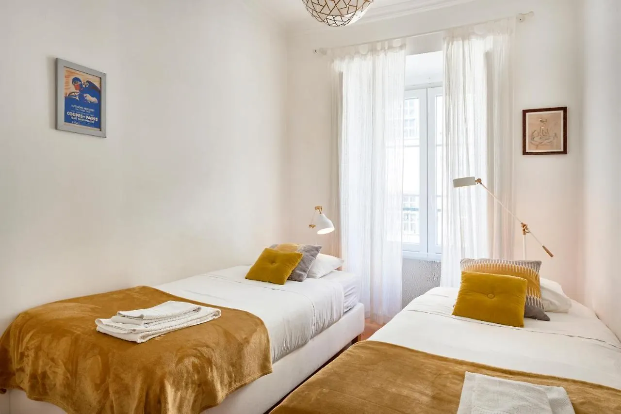 Spacious Bairro Alto Apartment With Courtyard, By Timecooler Lisbon