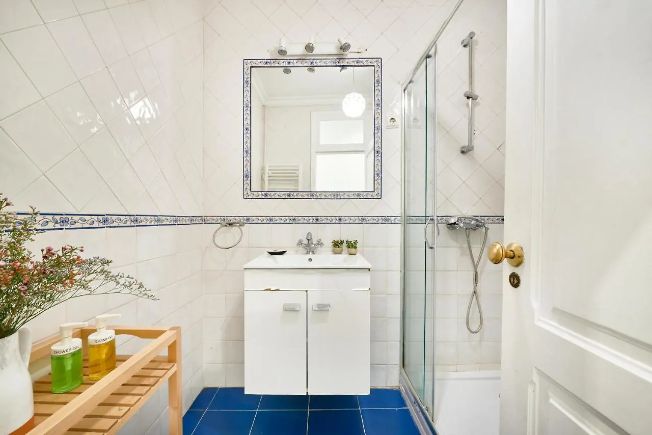 Spacious Bairro Alto Apartment With Courtyard, By Timecooler Lisbon