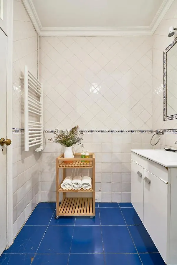 Spacious Bairro Alto Apartment With Courtyard, By Timecooler Lisbon