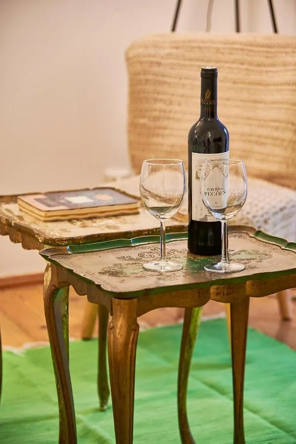 Spacious Bairro Alto Apartment With Courtyard, By Timecooler Lisbon