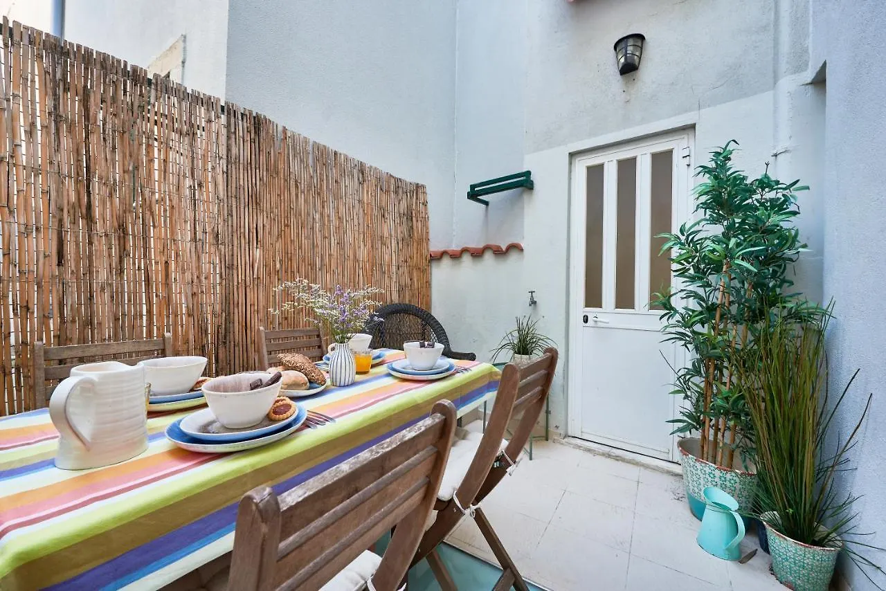 Spacious Bairro Alto Apartment With Courtyard, By Timecooler Lisbon 0*,