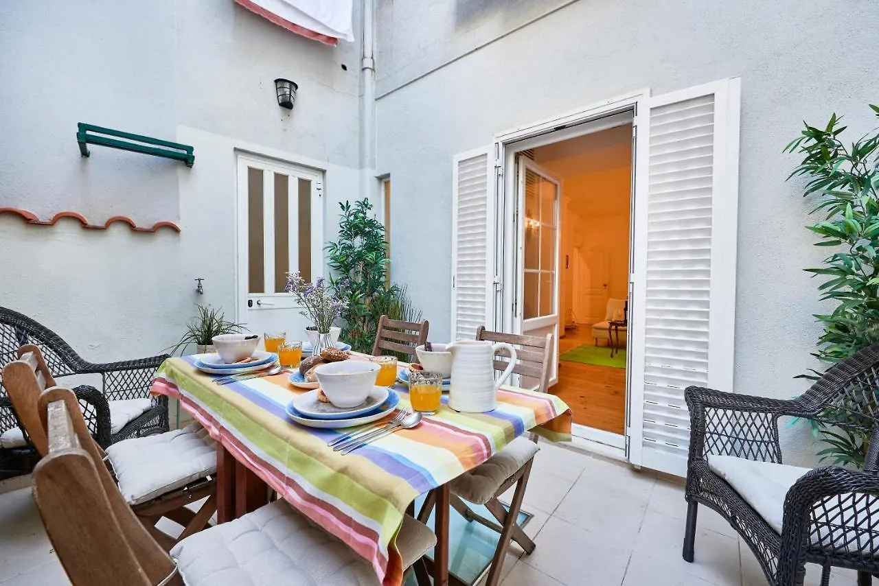 Spacious Bairro Alto Apartment With Courtyard, By Timecooler Lisbon